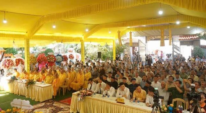Chư tôn đức, chính quyền các cấp, Phật tử tham dự