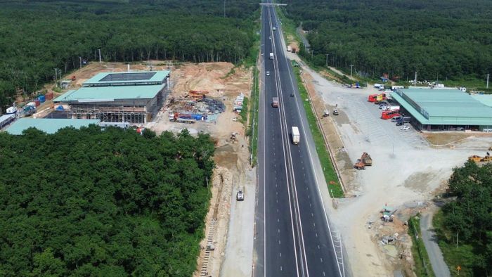 Cao tốc Bắc - Nam đoạn Phan Thiết - Dầu Giây.