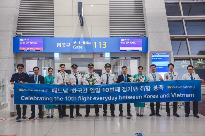 Ngày 1/7, Vietnam Airlines nâng tần suất đường bay Incheon - Đà Nẵng lên 2 chuyến/ngày, đánh dấu chuyến bay thứ 10 mỗi ngày giữa Việt Nam và Hàn Quốc. Ảnh VNA