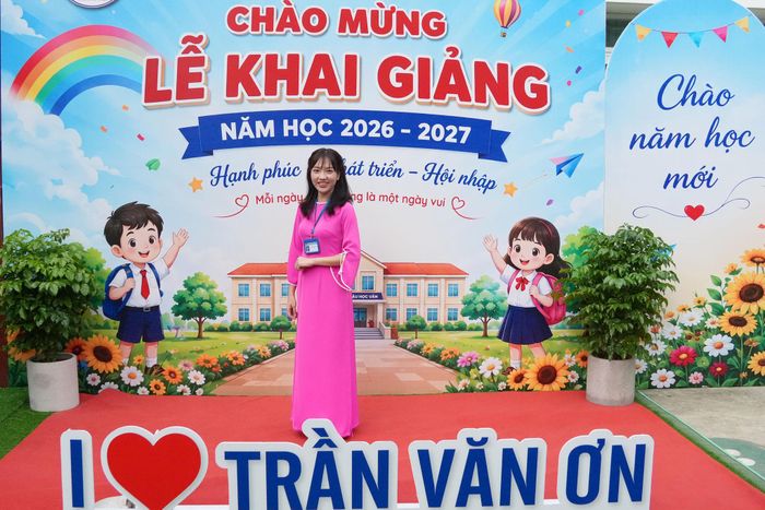 Cô giáo Ngô Hoàng Ngọc Hường, Tổ trưởng chuyên môn khối 4, Trường Tiểu học Trần Văn Ơn