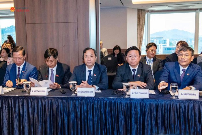 Các đại biểu dự cuộc gặp