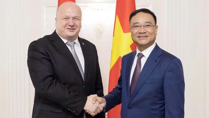 Thứ trưởng Phạm Thế Tùng và ông Alesandr Rakhmanov đánh giá cao những kết quả hợp tác giữa Bộ Công an Việt Nam và Ban Thư ký Nhà nước Hội đồng An ninh Quốc gia Belarus.