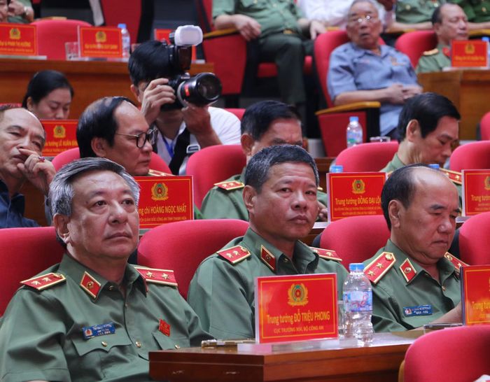 Lãnh đạo chủ chốt tỉnh Thanh Hoá và lãnh đạo các Cục nghiệp vụ Bộ Công an tham dự buổi lễ.