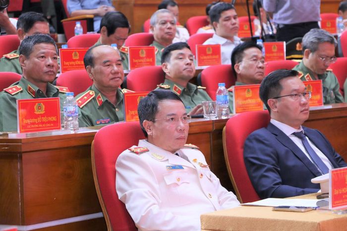 Các đồng chí lãnh đạo Công an tỉnh Thanh Hoá tham dự buổi lễ.