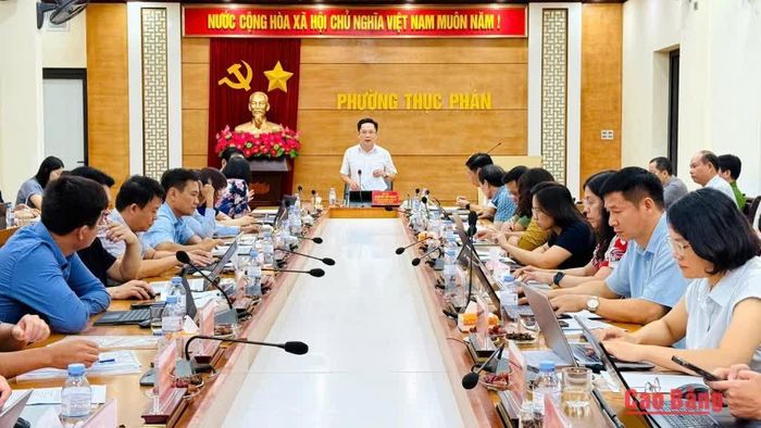 Giám đốc Sở Tài chính Nguyễn Thế Hoàn kết luận buổi làm việc.