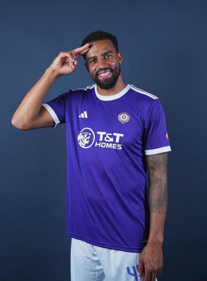 Cyrus Christie trong màu áo Hà Nội FC. Ảnh: Hanoi Football Club