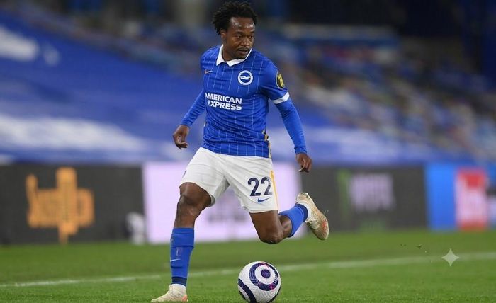 Percy Tau thi đấu tại Premier League trong màu áo Brighton
