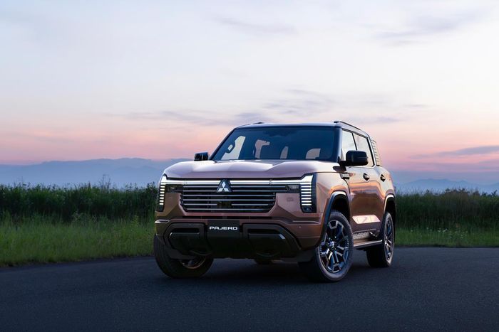 Mitsubishi Pajero thế hệ mới trở lại với thiết kế vuông vức, khung gầm rời và định hướng tiếp tục phát huy khả năng vận hành địa hình. Ảnh: Mitsubishi Motors.