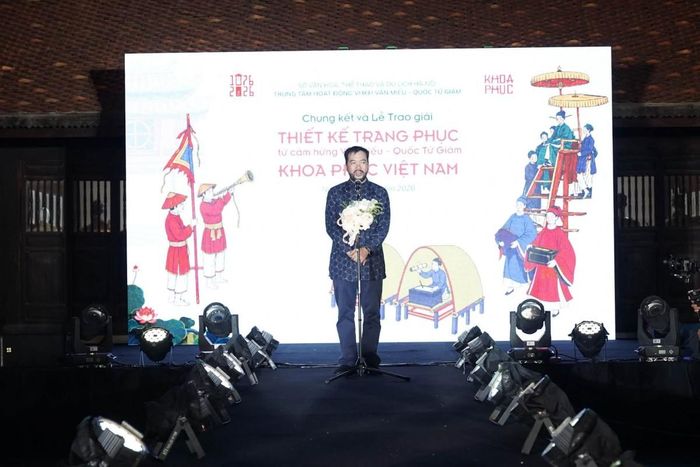 Nhà thiết kế Quang Hòa, đến từ Cố đô Huế, thành viên Ban Giám khảo chia sẻ tại sự kiện.