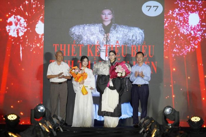 Giải thưởng cao nhất của cuộc thi, giải thiết kế tiêu biểu "Tinh thần Văn hiến" đã được trao cho nhà thiết kế Nguyễn Thùy Linh với tác phẩm "Văn Uyên.