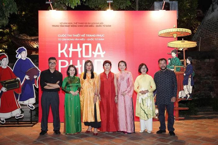 Ban Giám khảo cuộc thi “Thiết kế trang phục từ cảm hứng Văn Miếu - Quốc Tử Giám: Khoa phục Việt Nam”. Ảnh: BTC