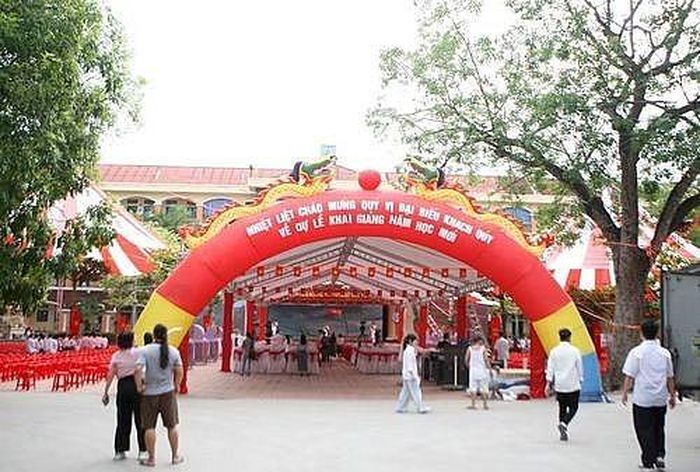 Lễ khai giảng tại Trường THPT Lê Quý Đôn. Nguồn internet