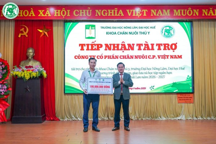 Công ty Cổ phần Chăn nuôi C.P. Việt Nam tài trợ 100 triệu đồng
