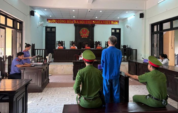 Quang cảnh phiên toà xét xử
