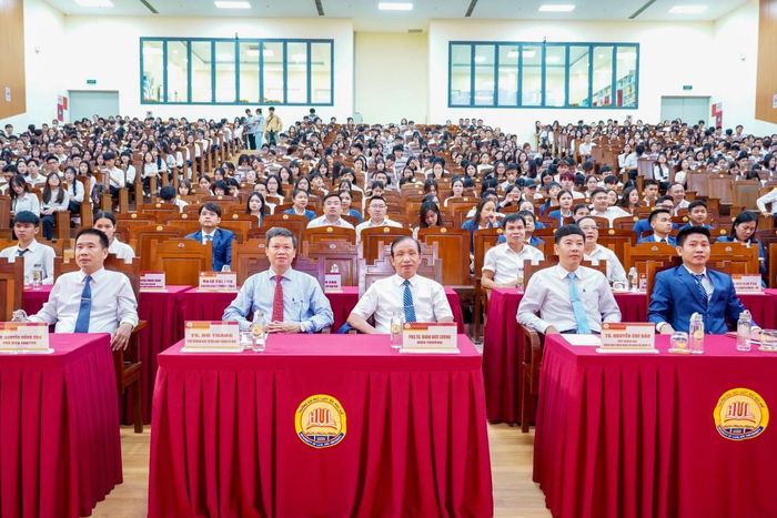 Các đại biểu tham dự Lễ khai giảng năm học 2026-2027