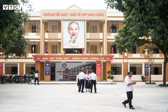 Những hạng mục này tạo nên một ngôi trường có quy mô khang trang giữa xã đảo, với các khu vực học tập, thực hành và rèn luyện được bố trí trong cùng một cơ sở.