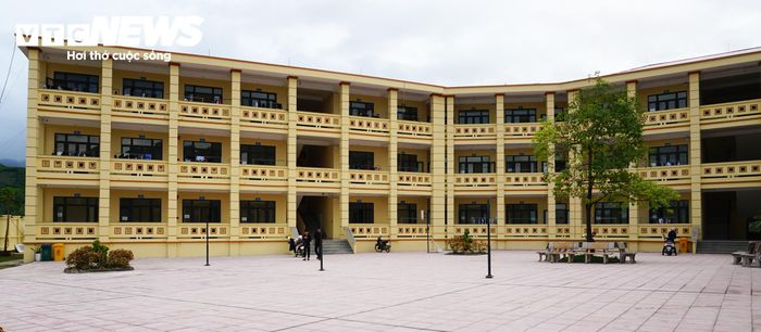 Một góc khu nhà nội trú dành cho các học sinh của trường. (Ảnh: Tiến Thắng)