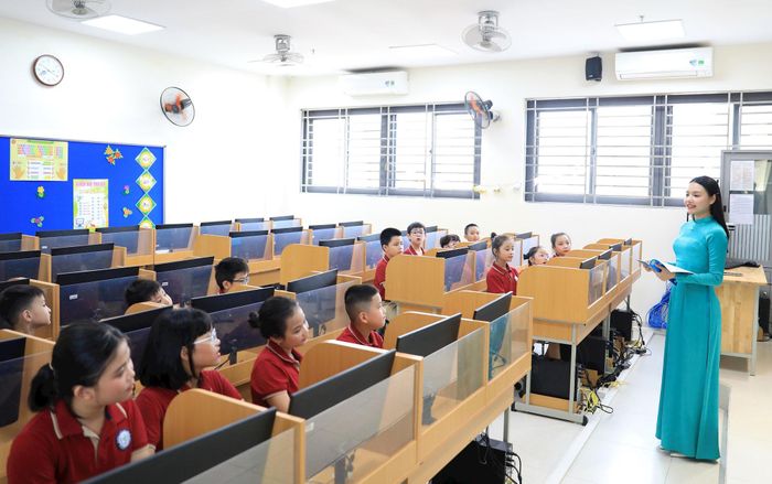 Một tiết học của học sinh Trường Tiểu học Giảng Võ (phường Giảng Võ). Ảnh Đỗ Tâm