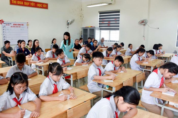 Khóa học sinh lớp 6 đầu tiên theo mô hình trường chất lượng cao của Trường THCS chất lượng cao Trưng Vương (xã Quang Minh). Ảnh: Thảo Phạm