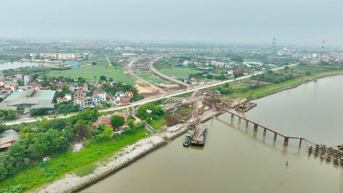 Hà Nội lấy ý kiến nhân dân về Điều chỉnh tổng thể Quy hoạch phân khu đô thị sông Hồng, tỷ lệ 1/5.000 (đoạn từ cầu Hồng Hà đến cầu Mễ Sở). Ảnh: Quang Thái