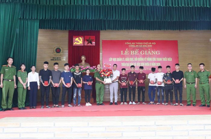 Mô hình "Lớp học 3 nhất" gắn kết lực lượng Công an, gia đình và cộng đồng. Ảnh: Ngô Khiêm.