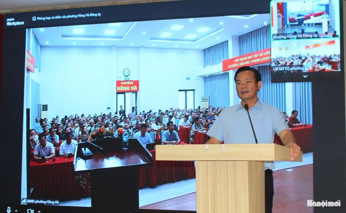 Bí thư Đảng ủy, Chủ tịch HĐND phường Hồng Hà Bùi Tuấn Anh chủ trì và phát biểu chỉ đạo tại hội nghị. Ảnh: Đình Hiệp