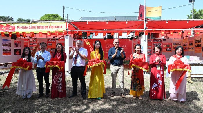 Khai mạc trưng bày chuyên đề “Chủ tịch Hồ Chí Minh - Biểu tượng cao đẹp của tình đoàn kết quốc tế” tại Hội báo Avante (Bồ Đào Nha), ngày 5-9-2026. Ảnh: BTC