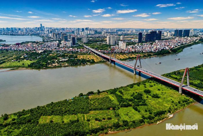 Không gian hai bên sông là trục xương sống về cảnh quan, văn hóa, lịch sử, môi trường. Ảnh: PV