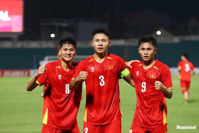Bàn thắng là phần thưởng xứng đáng cho thế trận tích cực mà U20 Việt Nam tạo ra trong hiệp 1. Ảnh: Ngọc Tú