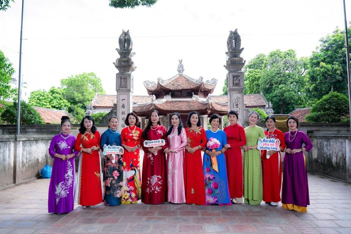 Việc check-in áo dài tại không gian di sản văn hoá góp phần quảng bá, lan toả vẻ đẹp văn hoá Thủ đô tới nhân dân và du khách. Ảnh: H.L