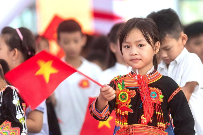 Học sinh Trường Phổ thông nội trú Tiểu học và THCS PETROVIETNAM - Phong Thổ náo nức tham gia lễ khai giảng. Ảnh: PetroVietnam