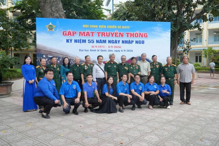 Đoàn viên, thanh niên phường Thanh Xuân nỗ lực gìn giữ, lan tỏa những câu chuyện lịch sử và truyền thống tới thế hệ trẻ. Ảnh: Tùng Lâm