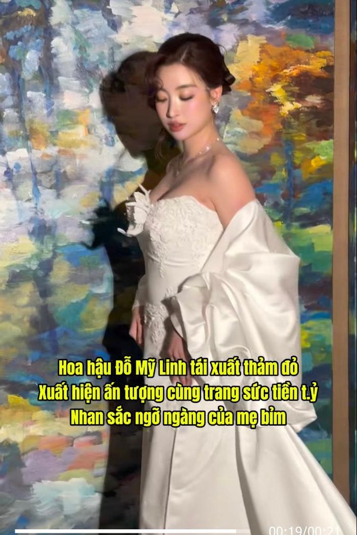 Trên mạng xã hội, nhiều diễn đàn trầm trồ với thần thái của bà xã Chủ tịch CLB Hà Nội - Đỗ Vinh Quang.