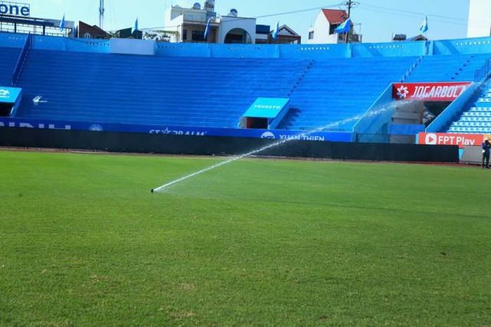 Không chỉ sân thi đấu, Thép Xanh Nam Định còn đầu tư nâng cấp sân tập, phòng ăn, phòng họp, khu nhà ở cầu thủ cùng nhiều phòng chức năng nhằm phục vụ công tác tập luyện và thi đấu.