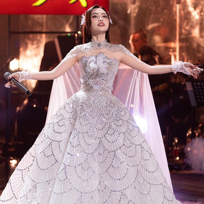 Phương Mỹ Chi gây ấn tượng trong chương trình "Sing! Asia".