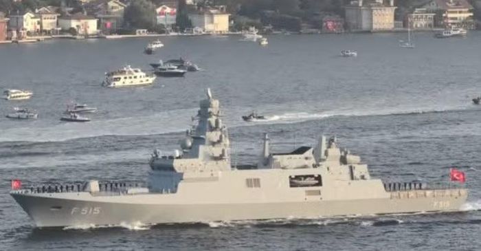 Dự án này ban đầu dựa trên thiết kế FREMM do Pháp và Italy hợp tác phát triển, với mục tiêu cung cấp cho Hải quân Mỹ một hộ vệ hạm đa năng có mức độ rủi ro đầu tư tương đối thấp.