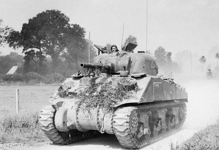 Vì vậy, câu chuyện về Sherman không nên chỉ được nhìn qua câu hỏi chiếc xe tăng này mạnh đến đâu.