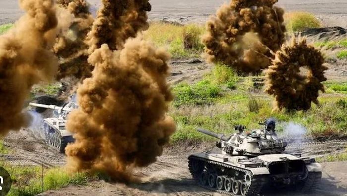 T-54/T-55 lại thể hiện triết lý ưu tiên thiết kế nhỏ gọn, đơn giản, cơ động và khả năng sản xuất hàng loạt.