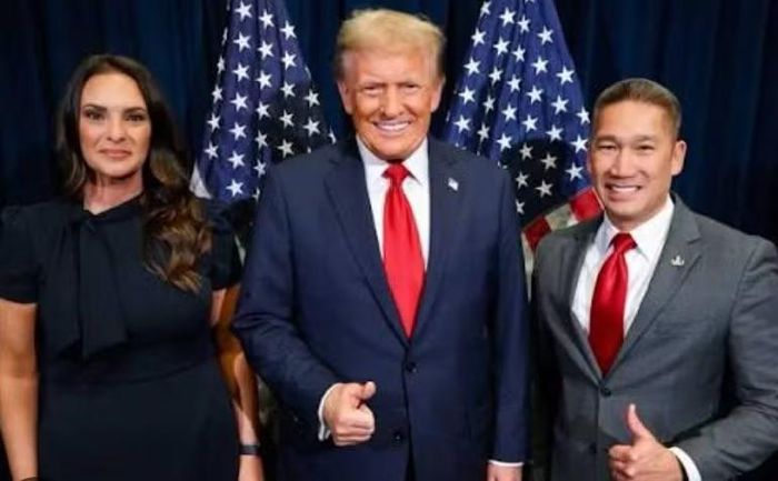 Tổng thống Mỹ Donald Trump ngày 1/9 thông báo đề cử ông Hùng Cao làm Bộ trưởng Hải quân, đồng thời đánh giá không có ứng viên nào phù hợp hơn để đảm bảo Hải quân và Thủy quân lục chiến Mỹ duy trì vị thế "mạnh mẽ và xuất sắc nhất".