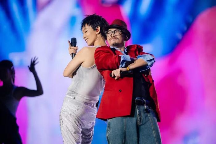 Hoàng Dũng và Hà Lê có màn dance battle đầy năng lượng