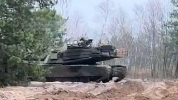 Những binh sĩ Ukraine trực tiếp vận hành xe tăng chủ lực M1A1 Abrams cho rằng đây vẫn là một phương tiện chiến đấu mạnh.