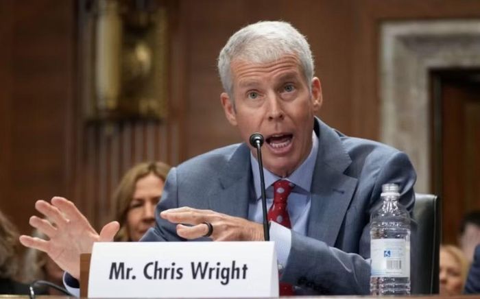 Bộ trưởng Năng lượng Chris Wright cho rằng Washington nên khuyến khích các tập đoàn dầu khí lớn tham gia vào ngành dầu mỏ Venezuela, trong khi một số quan chức cho rằng Betancourt có thể giúp giải quyết bài toán này.