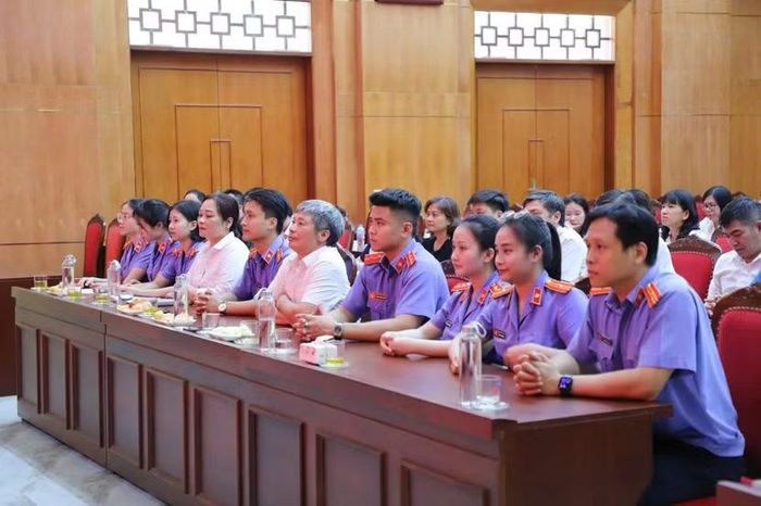 Đại diện VKSND khu vực 12 và BHXH TP Hà Nội dự phiên xét xử