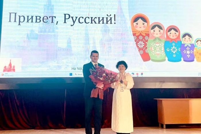 Ông Maksim Kurilov - Bí thư thứ nhất Đại sứ quán Liên bang Nga tại Việt Nam – cho biết, những chuyên gia am hiểu tiếng Nga, văn hóa Nga sẽ là nguồn nhân lực rất cần thiết trong tương lai.