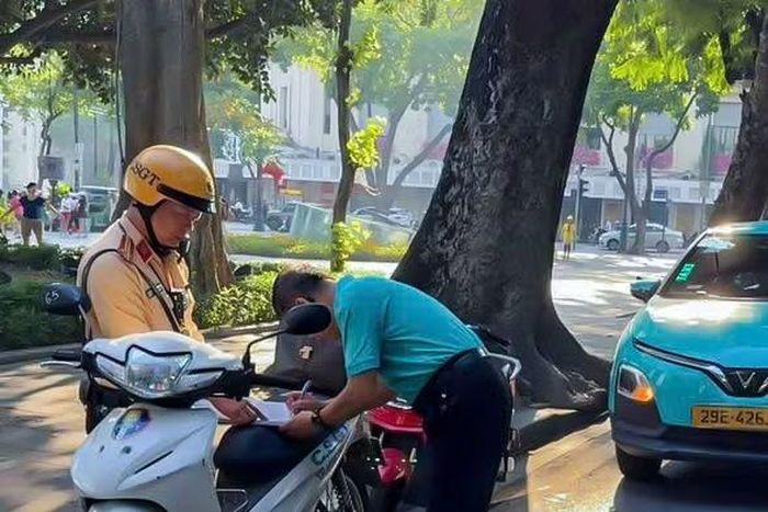 Đặc biệt, Cảnh sát giao thông tập trung kiểm tra, xử lý đối với các phương tiện kinh doanh vận tải
