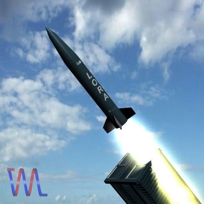 LORA (LOng Range Attack) là một loại tên lửa đạn đạo chiến thuật tiên tiến do Tập đoàn Công nghiệp Hàng không Israel (IAI) nghiên cứu chế tạo, chính thức đi vào phục vụ từ năm 2007.