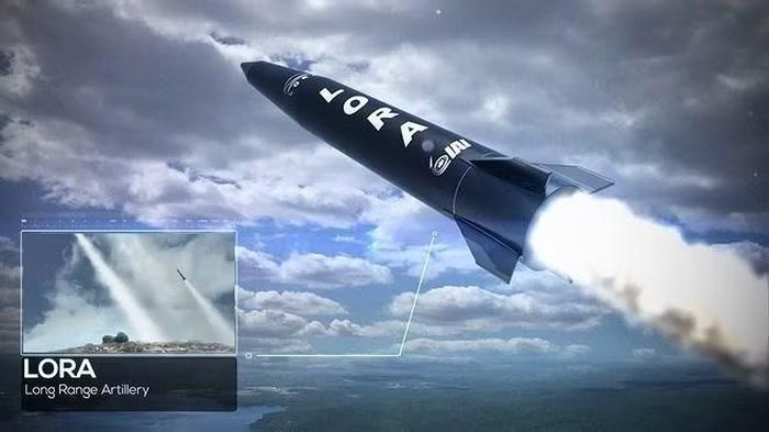 Thời gian chuyển trạng thái từ hành quân sang sẵn sàng chiến đấu của tổ hợp LORA chỉ mất 10 phút, thao tác tái nạp đơn giản nhờ một xe hỗ trợ chuyên dụng đi kèm.