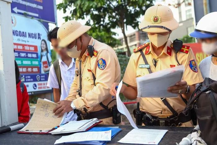 Các trường hợp vi phạm đều được xử lý, thông tin học sinh vi phạm sẽ được thông báo về trường để phối hợp giáo dục