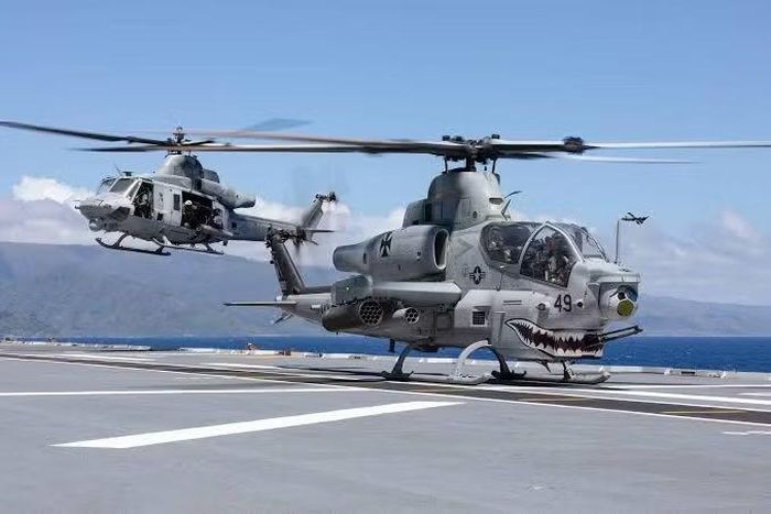 Thủy quân Lục chiến Mỹ đang dùng hỗn hợp trực thăng đa dụng UH-1Y Venom và trực thăng tấn công AH-1Z Viper, khi hai phương tiện chiến đấu này có chung tới 80% các bộ phận, tạo thuận lợi lớn cho công tác đảm bảo kỹ thuật.