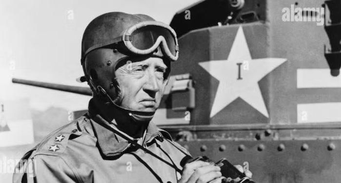 Đạo luật Quốc phòng năm 1920 giải thể Tank Corps non trẻ và giao trách nhiệm phát triển xe tăng cho bộ binh. Kỵ binh cũng bắt đầu phát triển các đơn vị cơ giới của riêng mình.